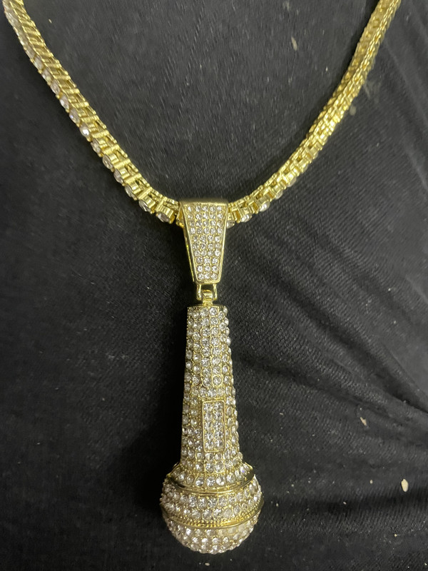 5A180CE5-BCDA-4D2E-957E-4D3AC686E22A