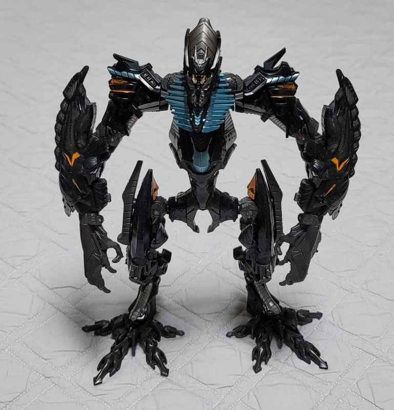 Studio-Series-Leader-Class-The-Fallen-07