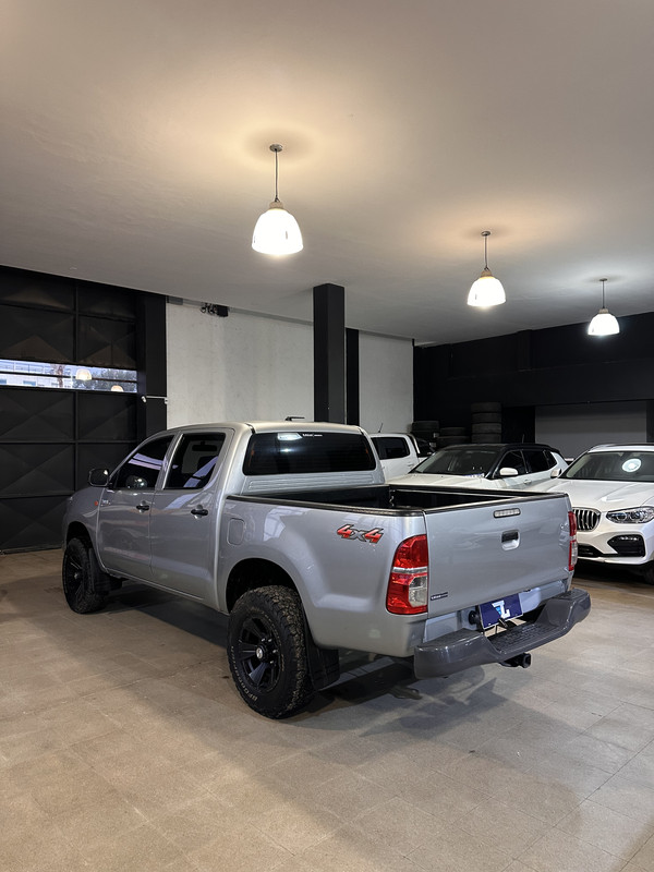 Toyota Hilux DX 2.5 4x4 - 4