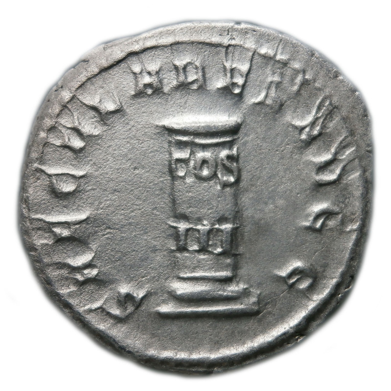 AE3 a nombre de Licinio II SAECVLI F-ELICITAS. Corona sobre columna. Roma P4290049