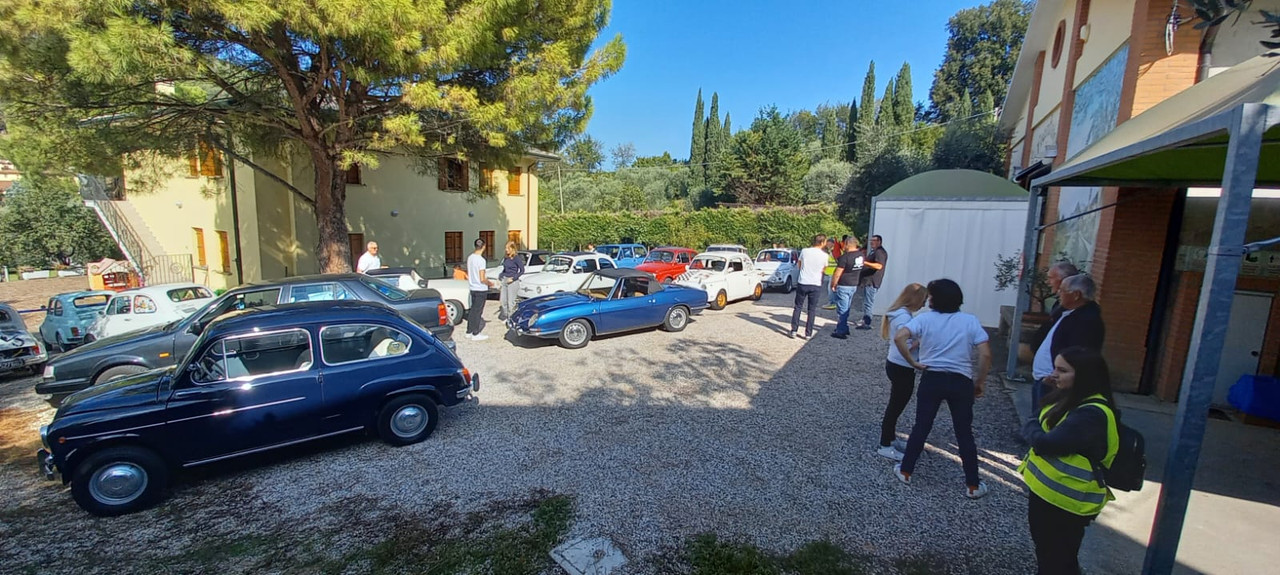 40f7c51e-b1b3-4fb4-98b1-a028e72309c8