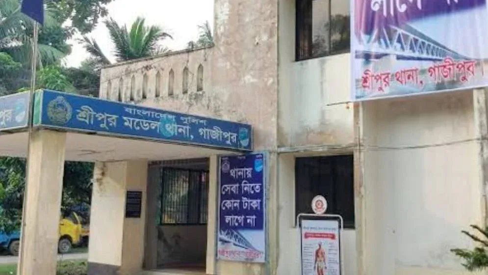 স্বামীকে আটকে রেখে স্ত্রীকে সংঘবদ্ধ ধর্ষণ, দুদিন ঘরবন্দি থেকে থানায় ভুক্তভোগী
