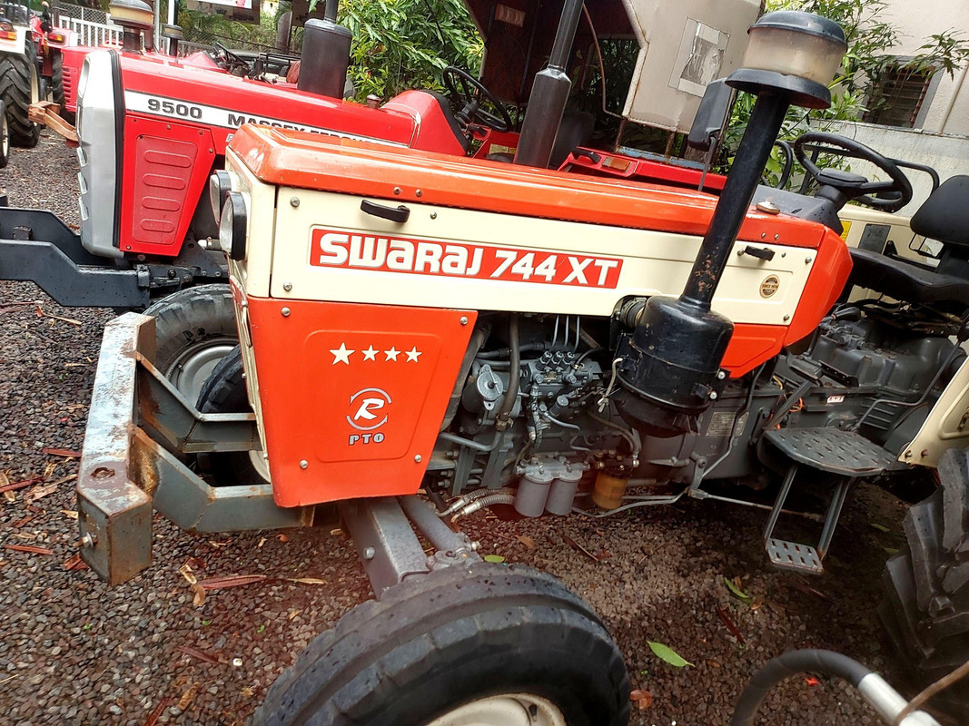 Swaraj 744 XT