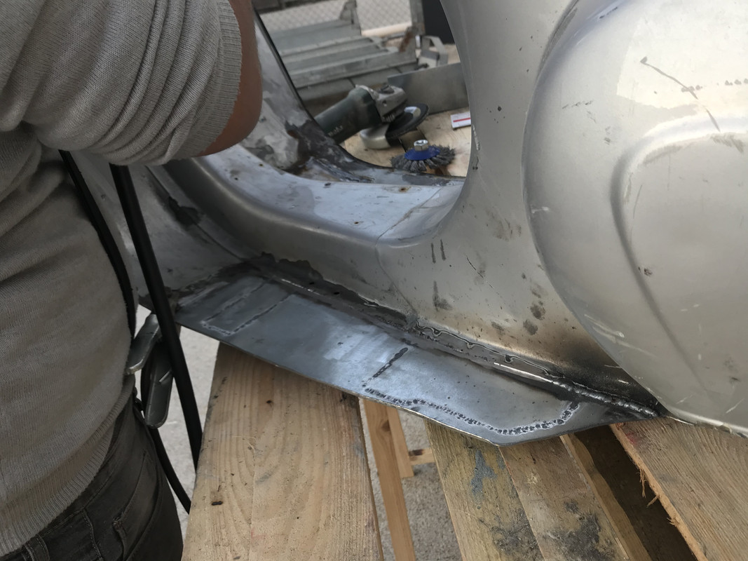 39CFD394-E488-403B-838A-B7CF29E19DFE