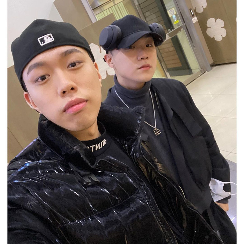 Rappers BewhY dan Kundhi Panda meminta maaf atas kontroversi setelah muncul di acara radio DAY6