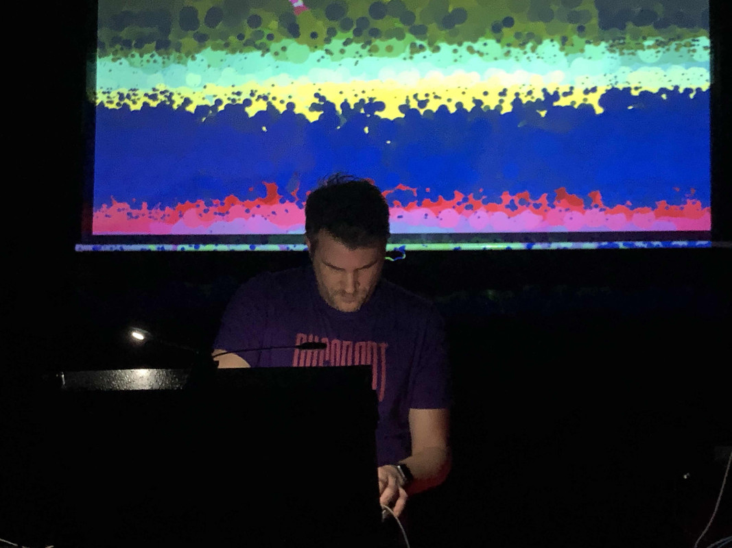 27DB008B-0FF3-4BD4-93A7-31DFFD41FE65