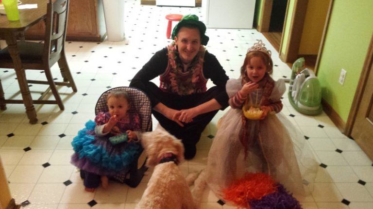 28 смешных примеров того, что бывает, когда дочери берутся за преображение своих отцов