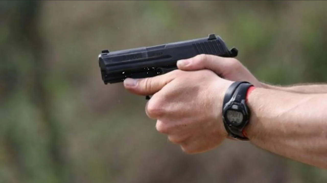 Niño mata a su padre a balazos, defendía a su mamá