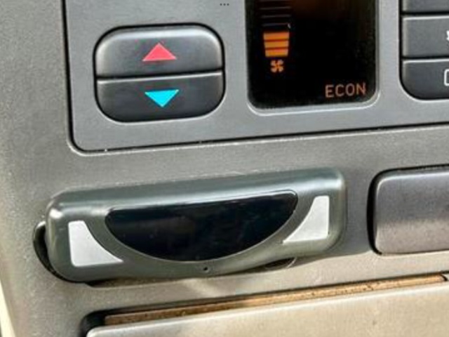 Saab ding op dashboard A