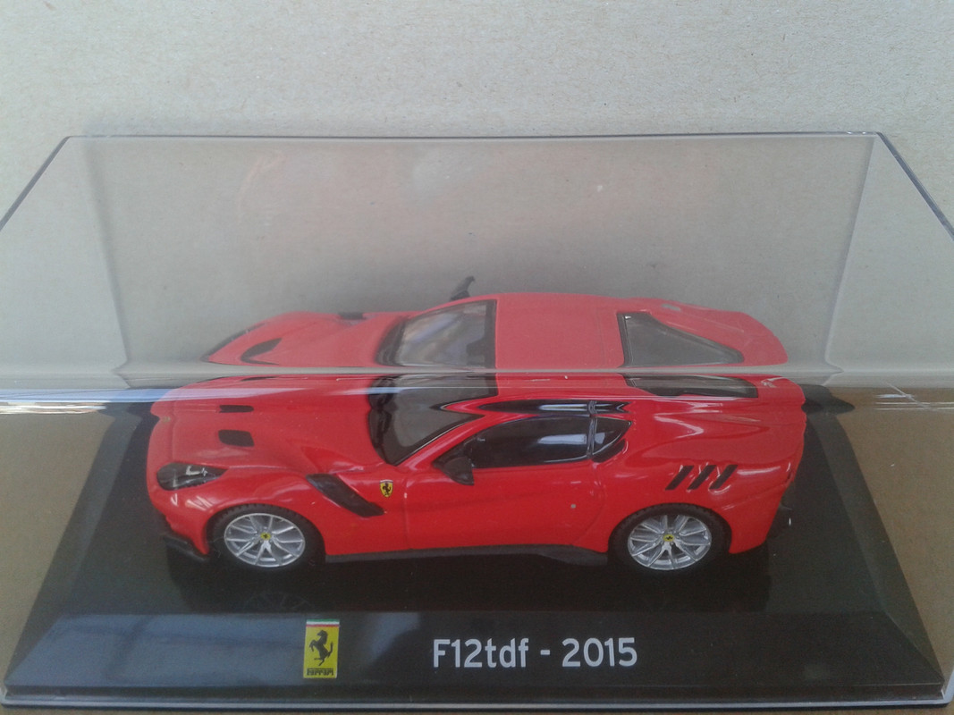 2015 Ferrari F12tdf (nº20 Supercars SALVAT) (1)