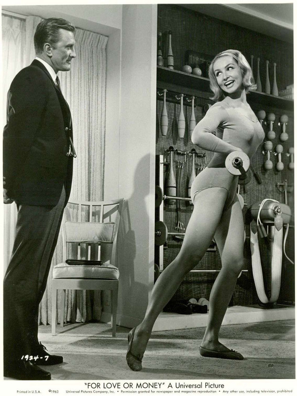 Julie_Newmar_mc12