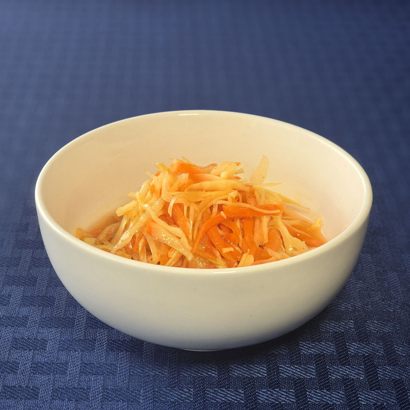 salade de chou et carotte piquante / spicy cabbage and carrot slaw