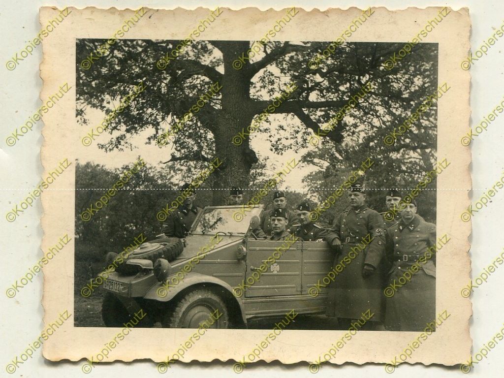 Foto, Kraftfahrkorps mit VW Typ 82 Kübelwagen