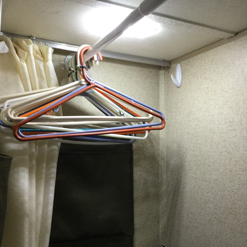 IMG_0562 bath hanging rod, rear (Large)