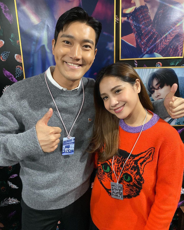 Nagita Slavina foto bareng Siwon Suju