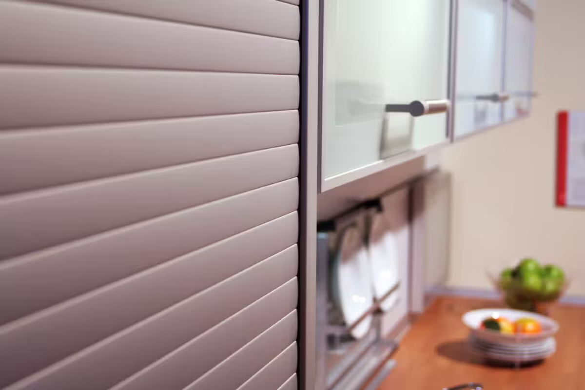 Пластиковые рольставни: Почему они — идеальное решение для вашего дома и бизнеса?