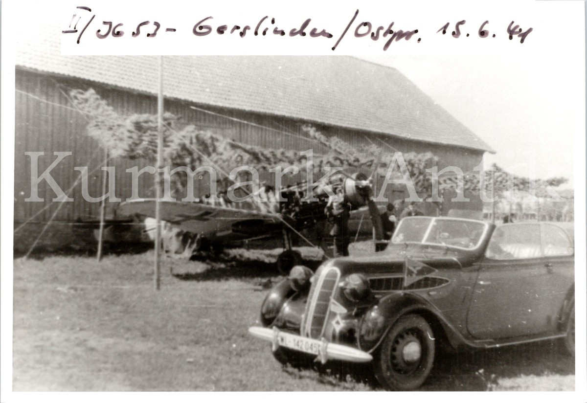Foto Wehrmacht Archiv Repro Luftwaffe Flugzeug Me109 JG53 PKW BMW Wimpel