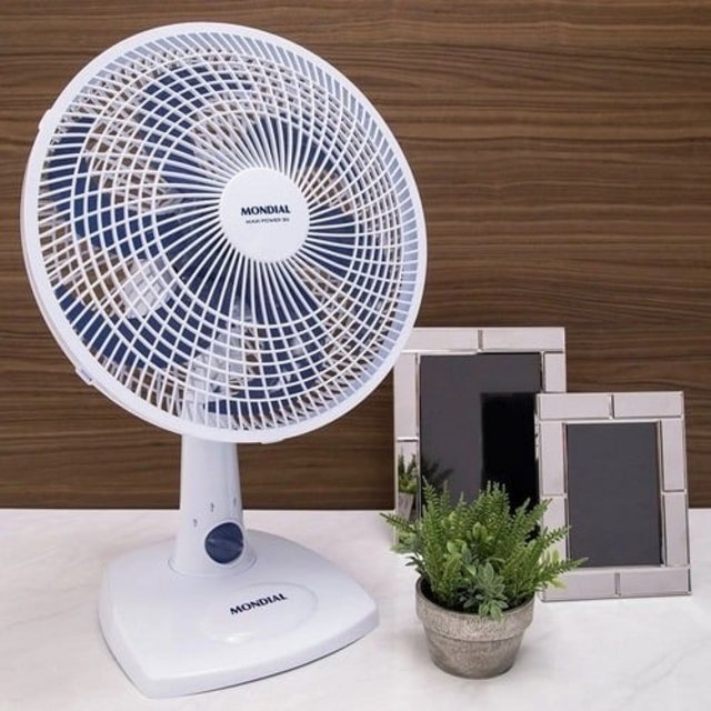 Ventilador De Mesa 6 Pás 30cm Super Power Vsp-30-w Mondial Cor da estrutura Branco/Azul