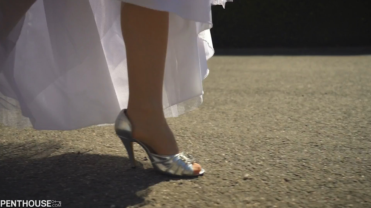 Jayla De Angelis - First Time For Runaway Bride (1080).mp4_snapshot_00.20.000