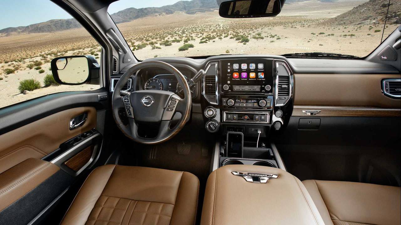 2020 Nissan Titan (33)