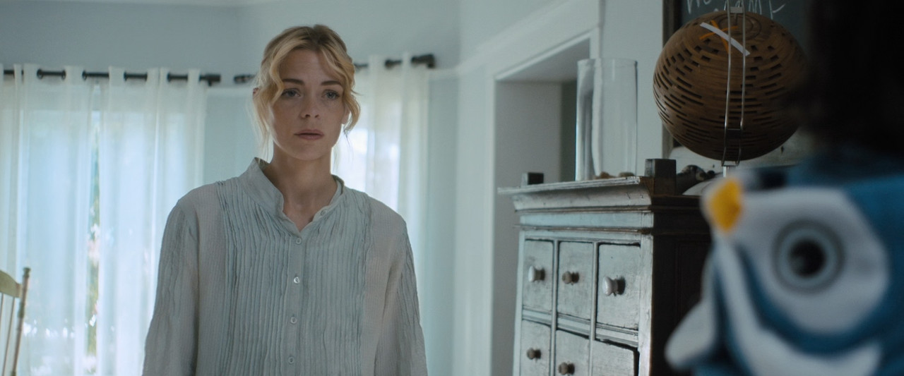 Bitch 2017 (1080p x265 10bit Tigole).mkv_snapshot_00.46.11_[2018