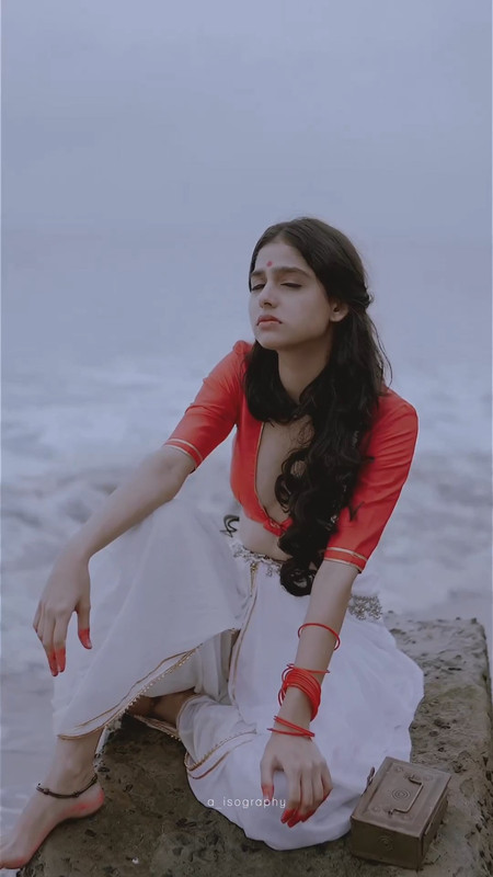 anaswara.rajan sexy photoshoot.mp4_snapshot_00.11.535