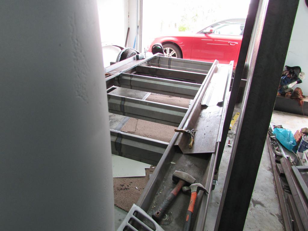 Bed flex beams and side skirt (1)