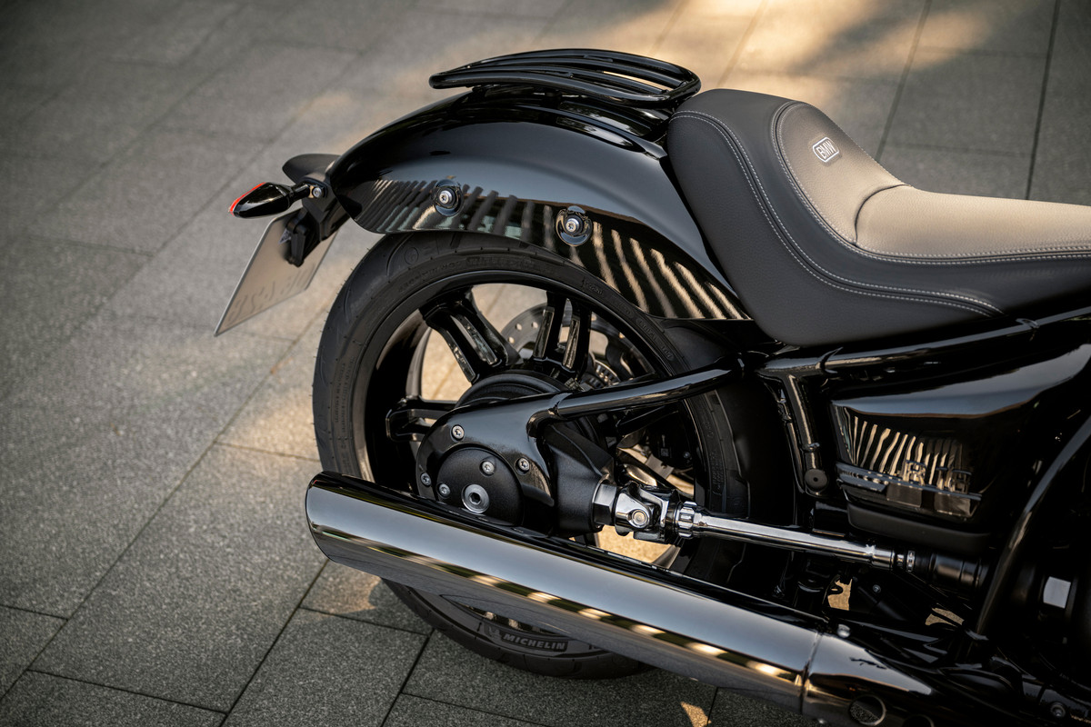 P90569103_highRes_bmw-r-18-model-year-