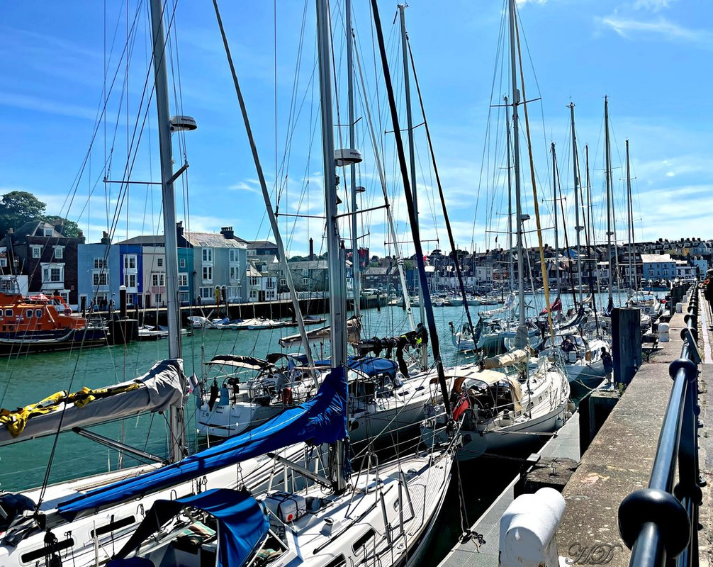 boats-at-the-Harbour-HD.jpg