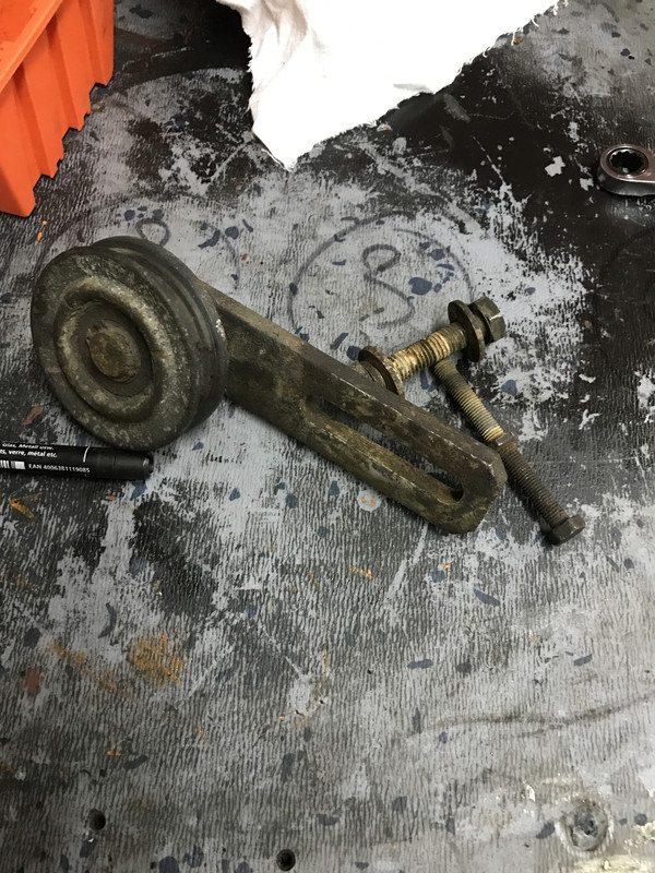 Restauration 4L (1219)