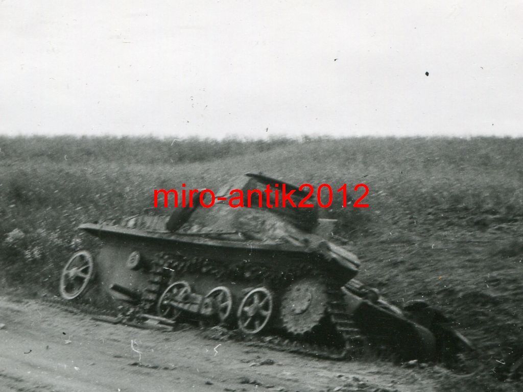 zerstörter Panzer der Russen, Vormarsch, Russlan