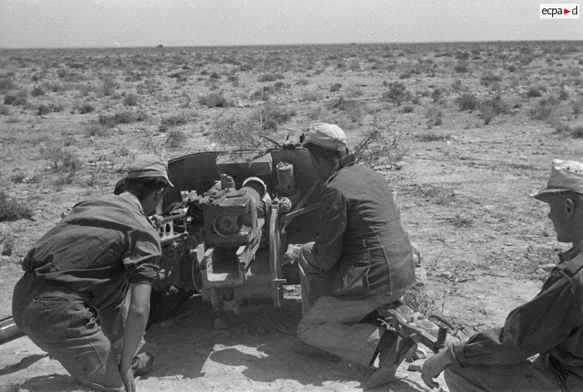 Service de pièce d'un canon antichar 5 cm PaK 38.1