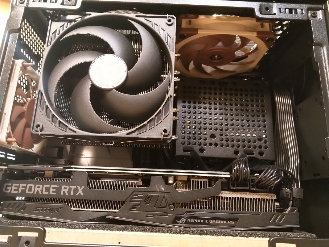 Log NR200 with sidemounted 140mm intake fan Alpenföhn Black Ridge and Noctua NHC14S SFF
