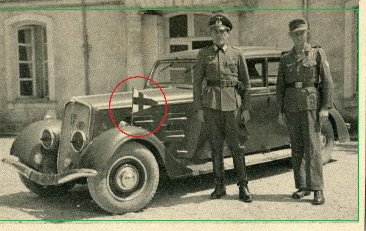 WW II Portrait Foto WH Beute-Peugeot 401D Stabsw