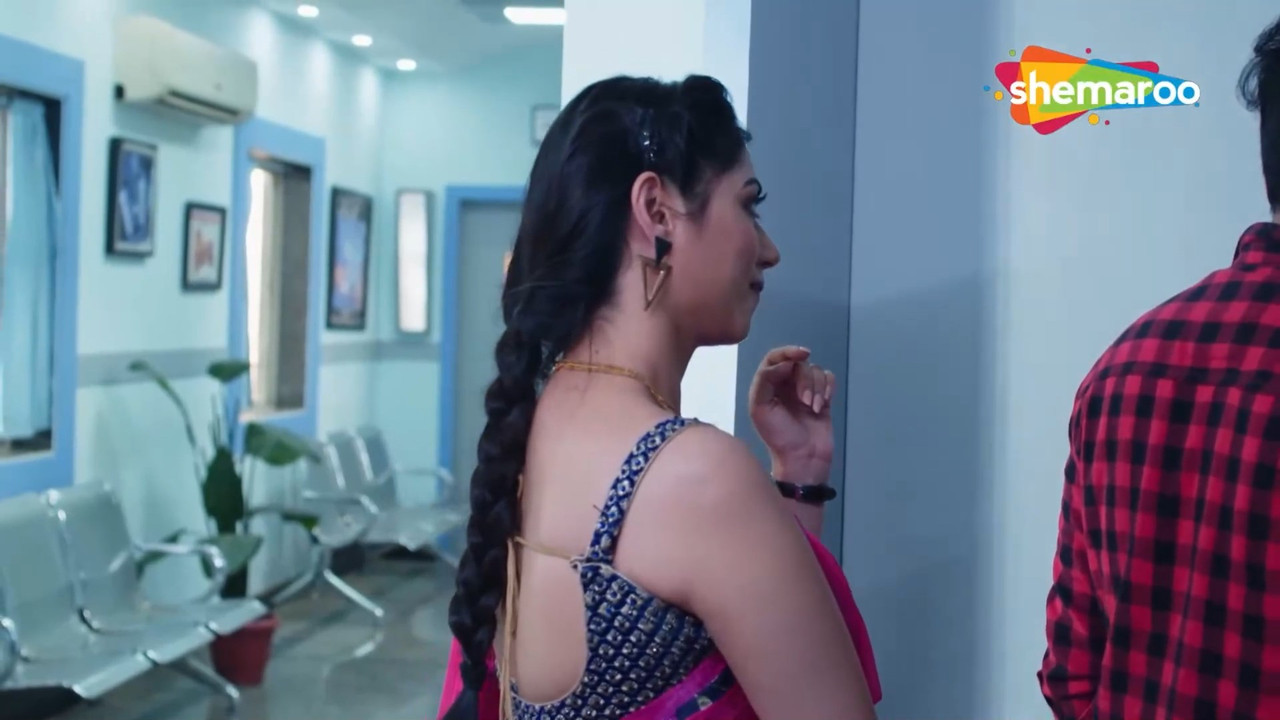 Rima Vohra Sexy Fleshy Big Deep Navel from Crime Show-Scenes Only.mkv_snapshot_00.50.848