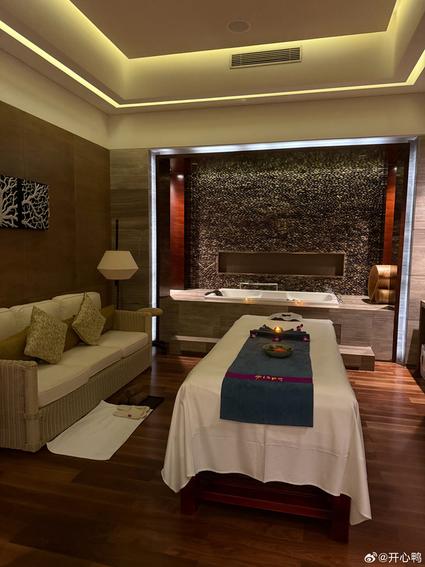 008FUxqCgy1i5eha4676fj33b04eo7wk