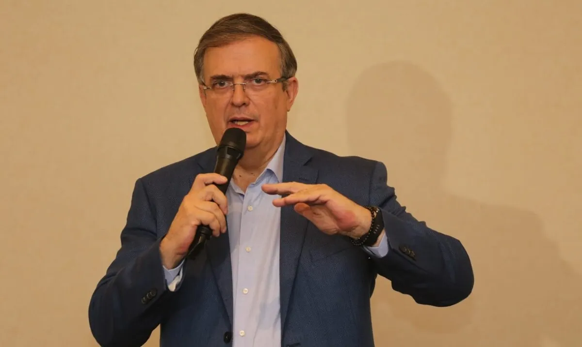 Ebrard entrega condiciones para elegir al candidato de Morena