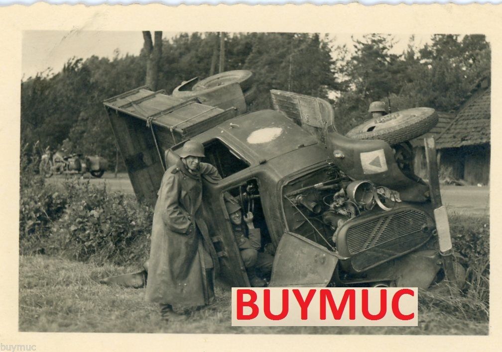 FOTO FRANCE BELGIEN ZERSTÖRT KFZ BIKER MOTORRAD