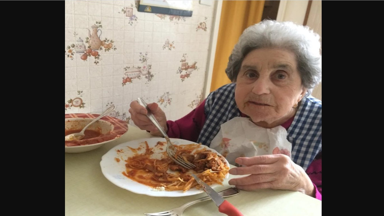 Abuelita desesperada roba un kilo de arroz para comer y termina detenida