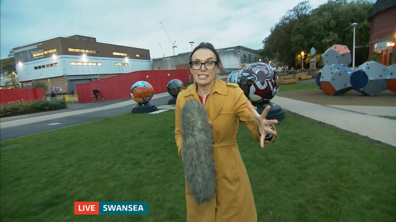 10.19 - 18.00.00 - ITV News Wales at Six..ts_snapshot_24.11.720
