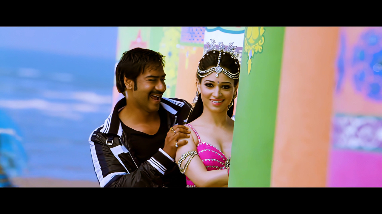 Tamanna Hot Song From Himmatwala Naino Main Sapna 4K (Best Quality).mp4_snapshot_01.05_[2021.04.05_1