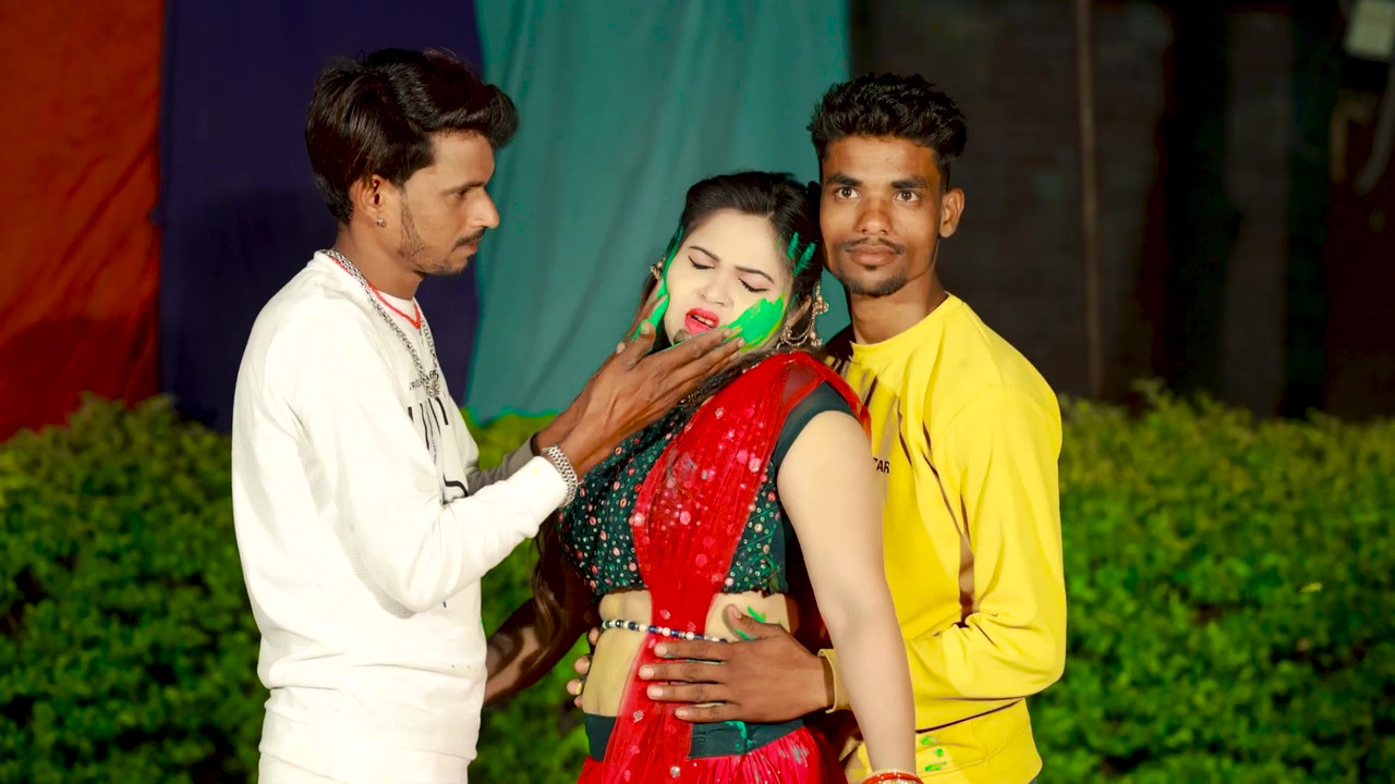 holi boobs public