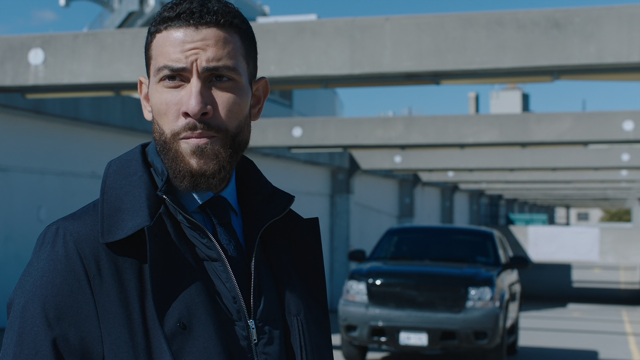 FBI.S03E01.Never.Trust.a.Stranger.1080p.10bit.AMZN.WEB-DL.DDP5.1.HEVC-Vyndros.mkv_snapshot_11.15_[20