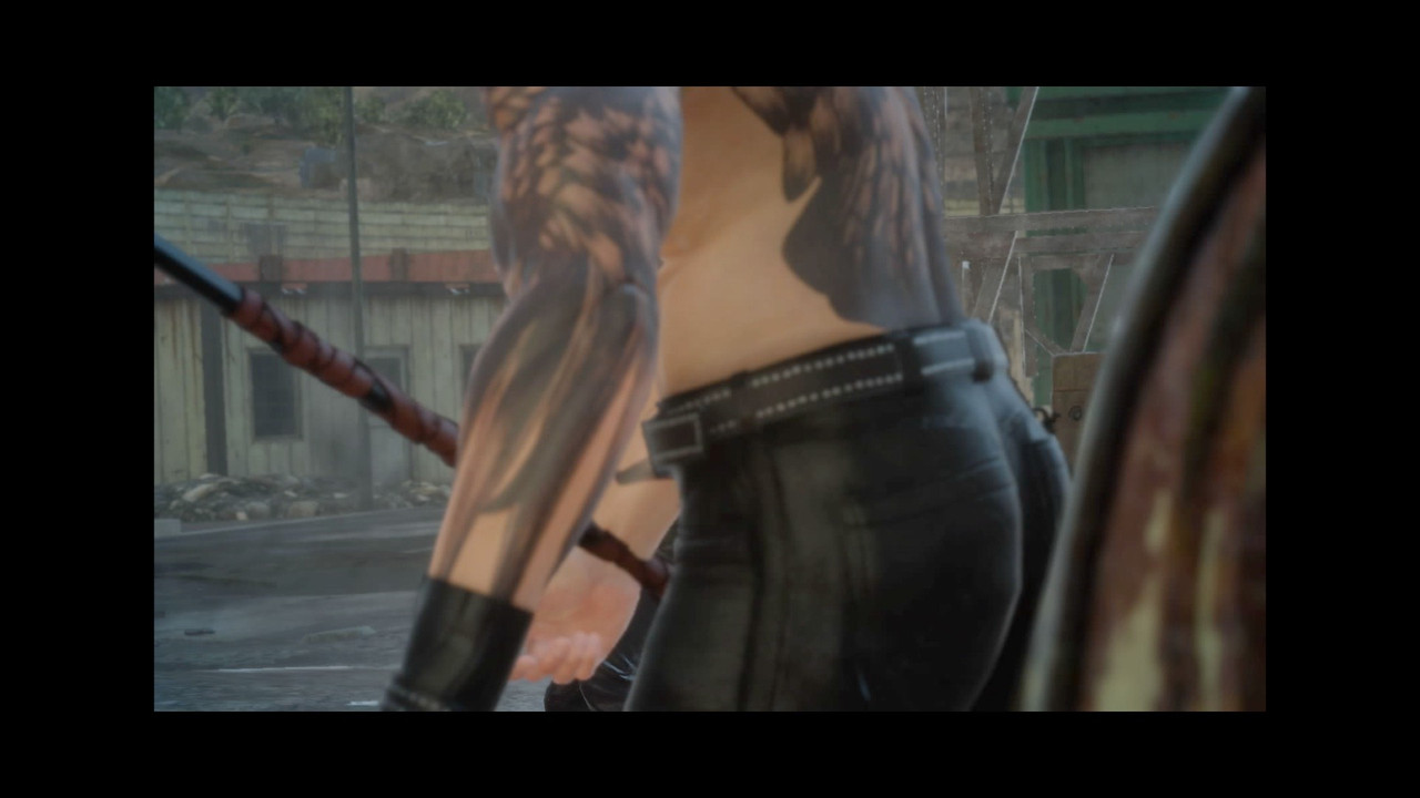 GLADIO BUTT PHOTOBOMB