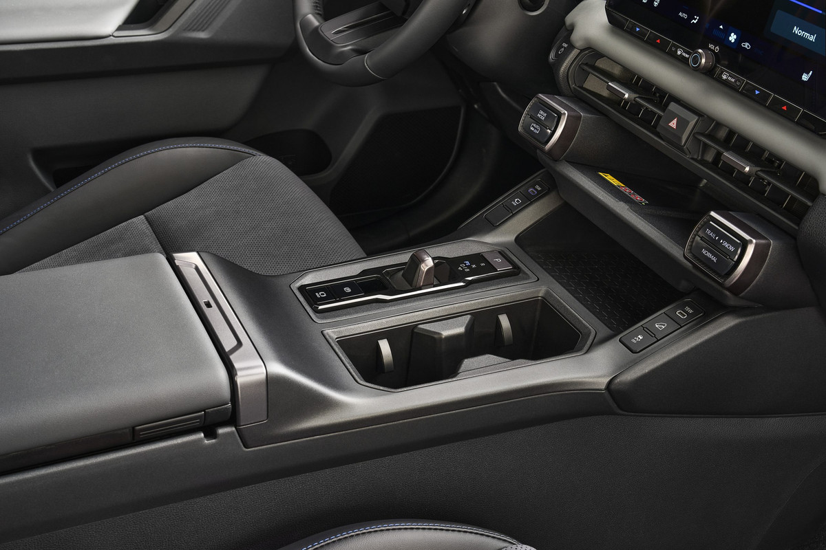 toyota-rav4-2026-interior-08-682d6dec29e1c.jpg