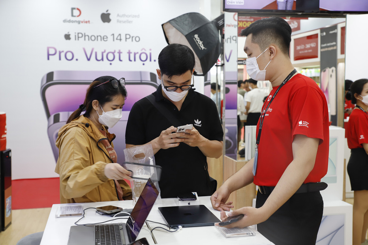 i-Phone-14-v-i-Phone-14-Plus-gi-m-n-8-tri-u-ng-sau-h-n-1-tu-n-l-n-k.jpg