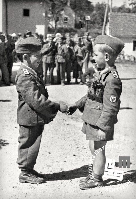 [Слика: 00443adb3e18354c39c57ee0bc38ca2e.jpg]