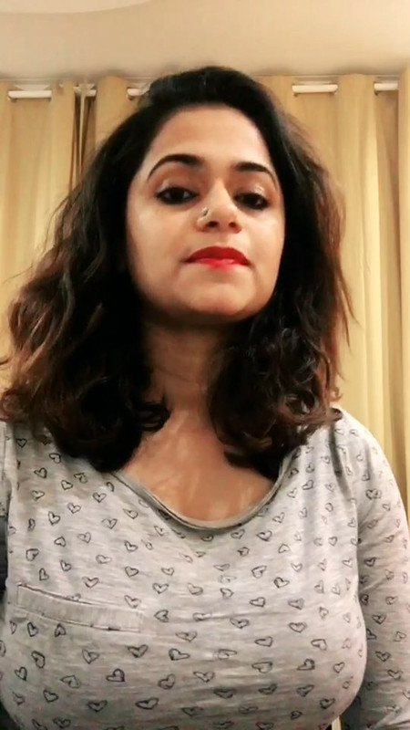 Desi girl huge tits in grey tight tshirt.mp4_snapshot_00.00.277