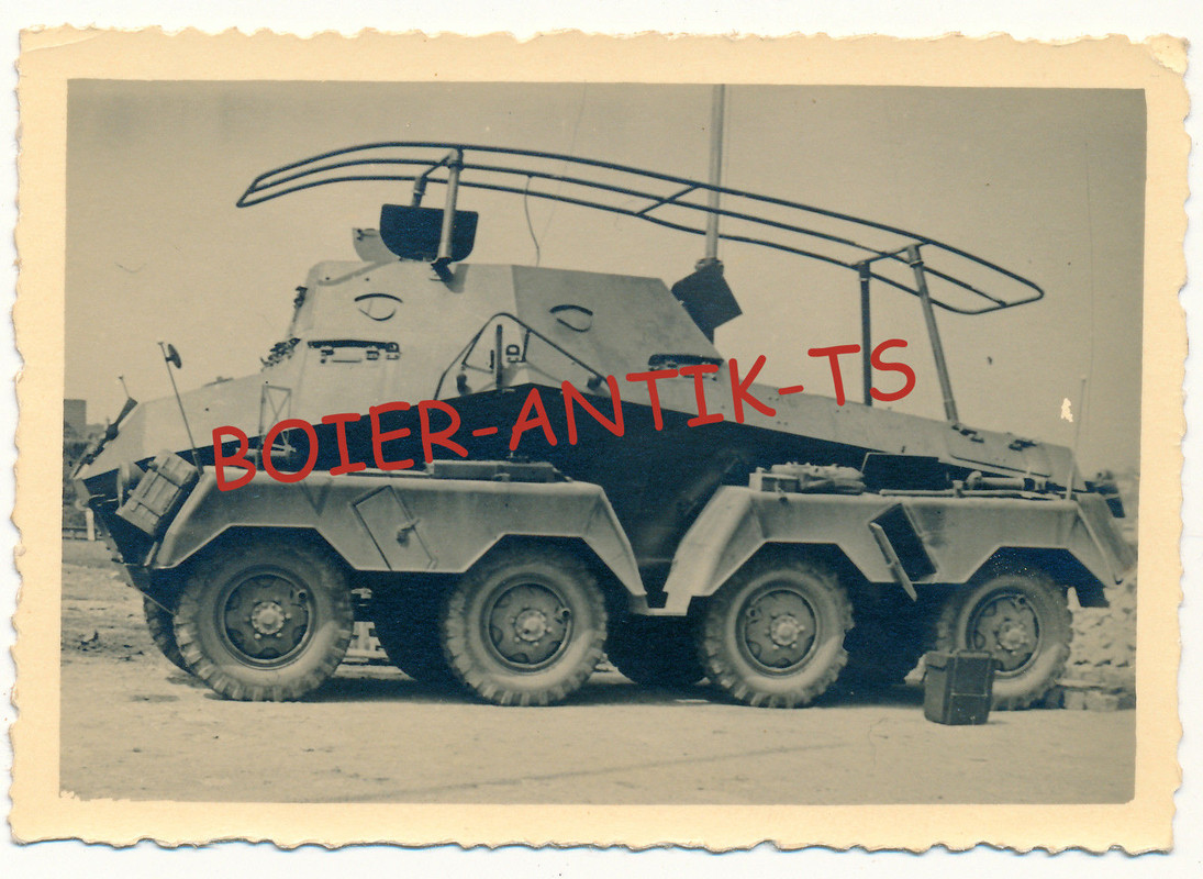 FOTO 2 WK PANZER SPÄHWAGEN TOTAL ANSICHT