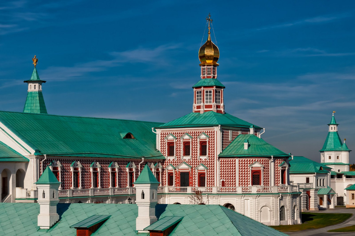 green-church-nativity.jpg